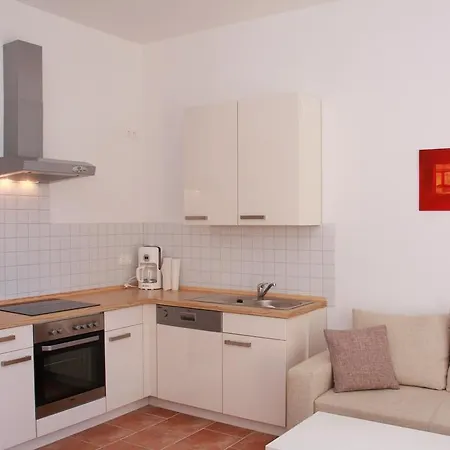 Elise Apartment *
